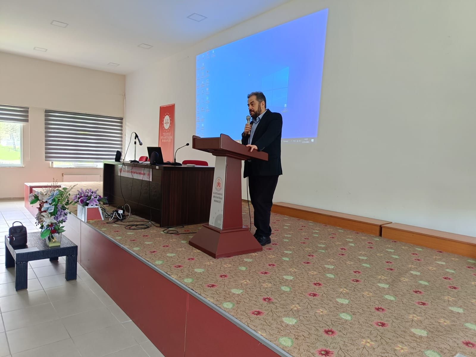 Prof. Dr. Burhan BALTACI Hocamız Kastamonu Diyanet Akademisinde Konferans Verdi